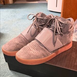 Adidas Tubular Invader